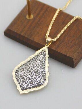 Kendra Scott Large Teardrop Necklace